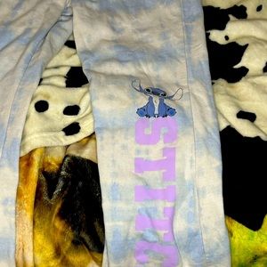 Disney pants, size 8 medium In girls ,the color is a light blue and white